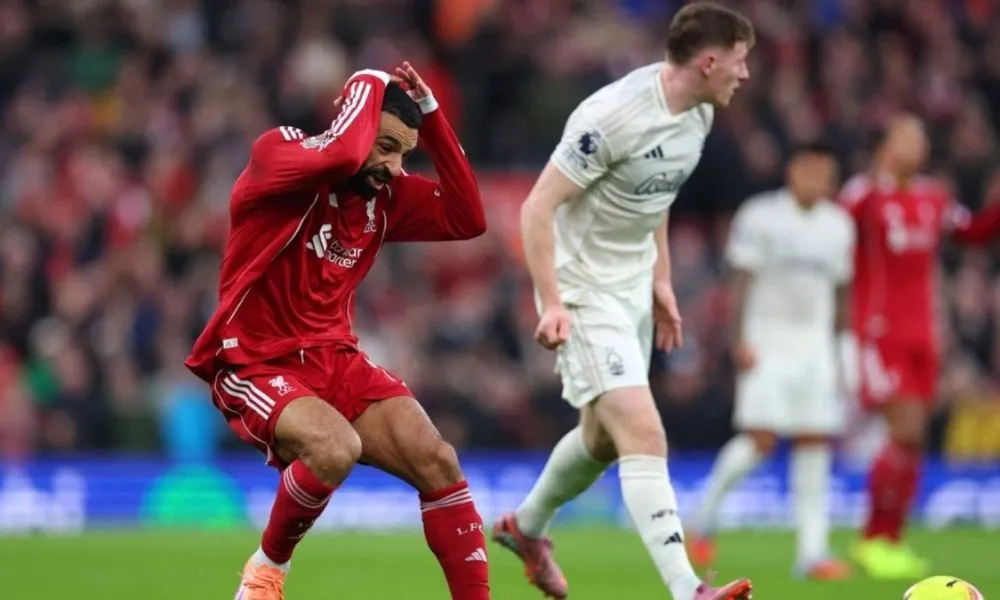 Κράξιμο από Ρούνεϊ σε Σλοτ για Σαλάχ