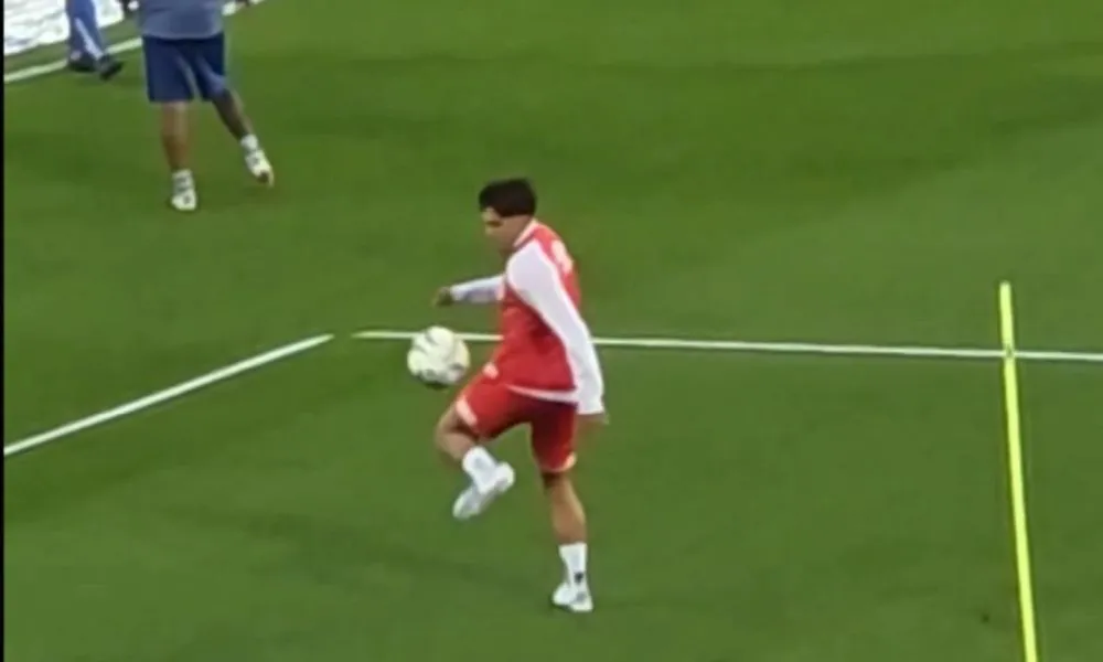 ΒΙΝΤΕΟ: Ο ανιψιός του Μαραντόνα αντέγραψε το iconic ζέσταμα του θείου του