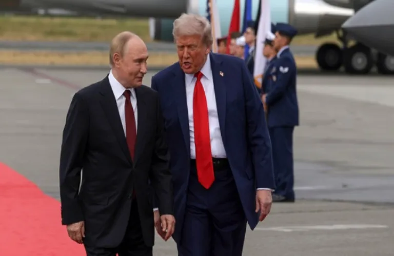 Bloomberg: Ο ρόλος που παίζουν οι business ΗΠΑ - Ρωσίας στις διαπραγματεύσεις για την Ουκρανία