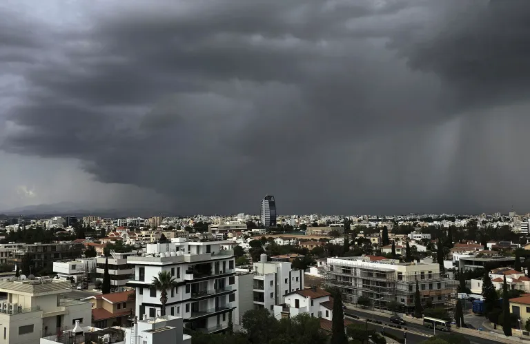 Έρχεται η κακοκαιρία Adel  - Πώς θα εξελιχθούν βροχές και καταιγίδες