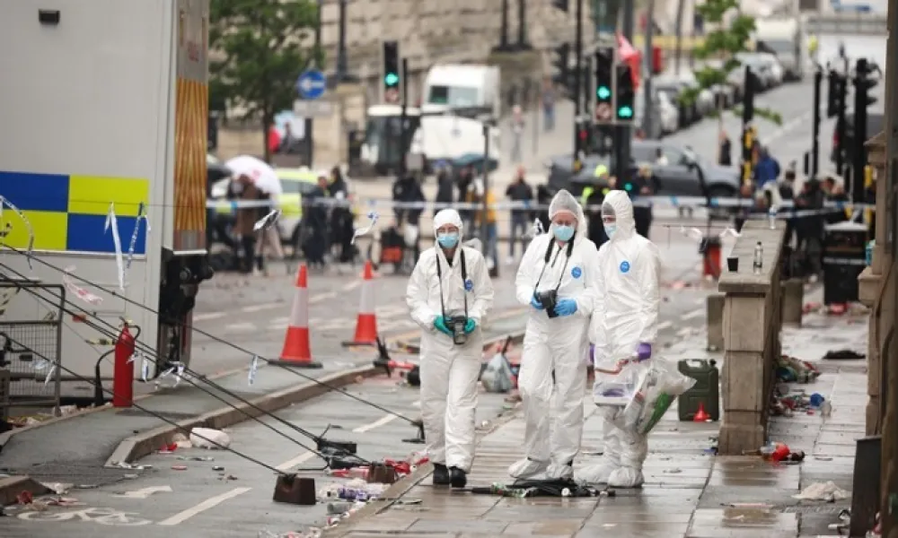 Ένοχος δήλωσε ο οδηγός που έπεσε πάνω στο πλήθος στην...παρέλαση της Λίβερπουλ
