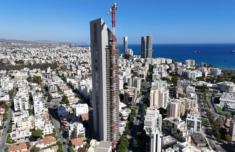 Το Neocleous Tower στην Τελική Ευθεία