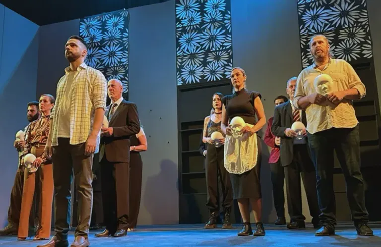 Τα βραβεία του 38ου Παγκύπριου Φεστιβάλ Ερασιτεχνικού Θεάτρου