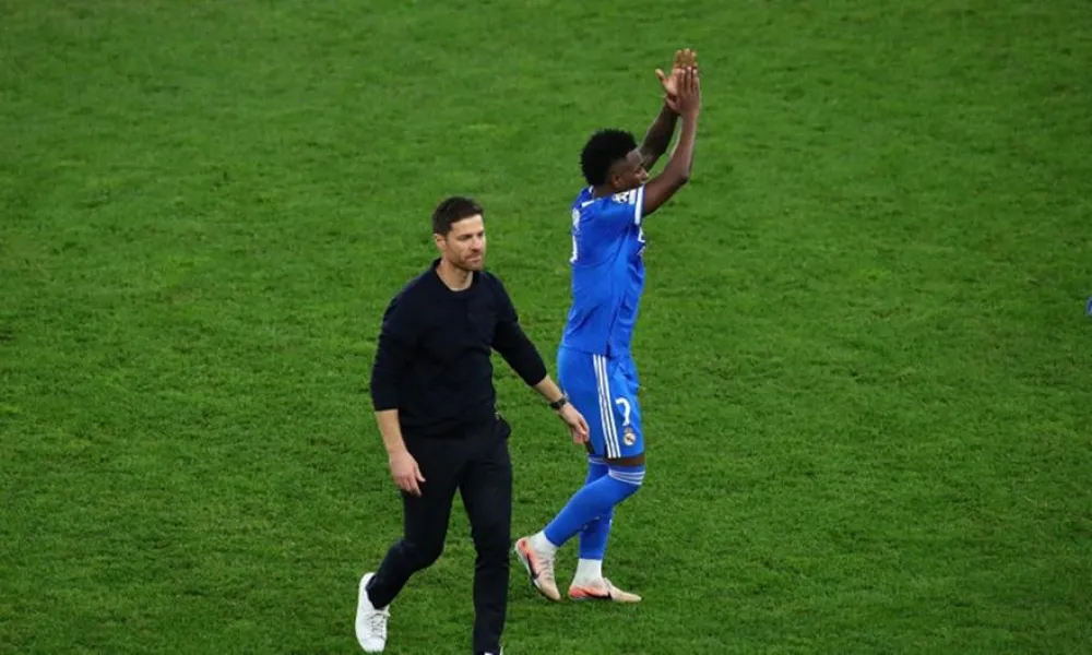 Βίνι και Τσάμπι Αλόνσο έφυγαν αγκαλιασμένοι από τον αγωνιστικό χώρο του «Γ.Καραϊσκάκης»!