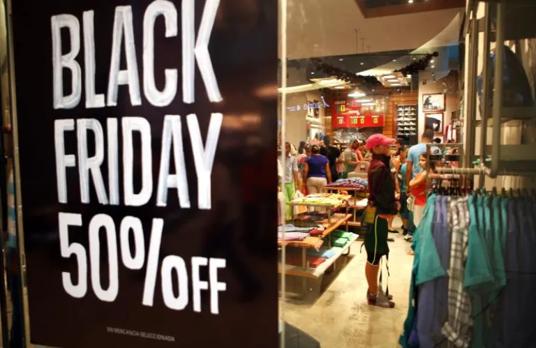 Black Friday αύριο με… γεμάτα πορτοφόλια - Τι πρέπει να γνωρίζουν οι καταναλωτές
