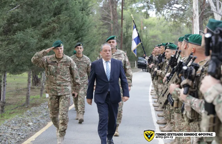 Γραφειακά καθήκοντα στον αξιωματικό που ξυλοκόπησε καταδρομέα – Τον κάλυψαν το 2009, καταδικάστηκε 16 χρόνια μετά
