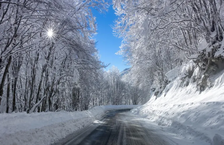 Κάνεις δεν πιστεύει ότι αυτός ο δρόμος είναι στην Ελλάδα - Πού βρίσκεται και γιατί κλέβει την παράσταση