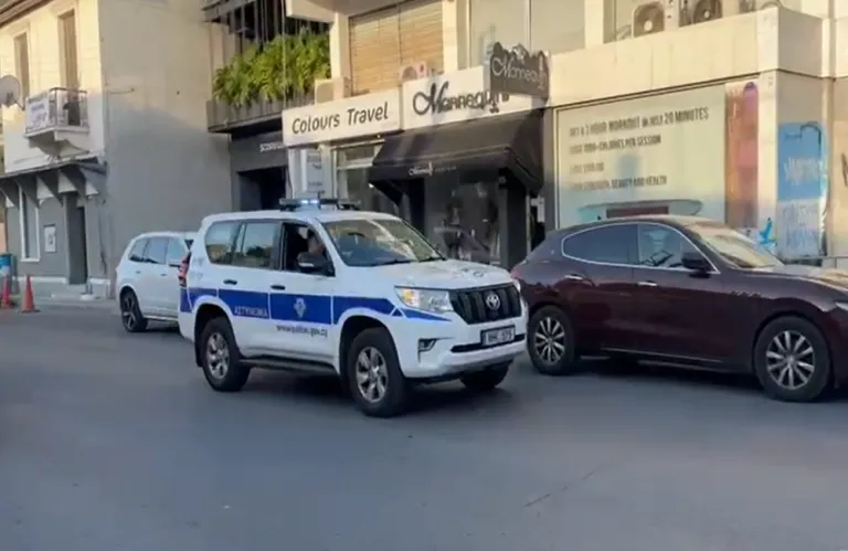 Βίντεο από τη μεταγωγή: Στο Κακουργιοδικείο, υπό δρακόντεια μέτρα ασφαλείας, οι 28χρονοι για το «συμβόλαιο θανάτου» του Δημοσθένους