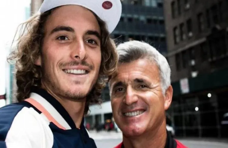 Ο πατέρας Τσιτσιπάς υποστήριξε στην τροχαία ότι εκείνος οδηγούσε το αυτοκίνητο του γιου του