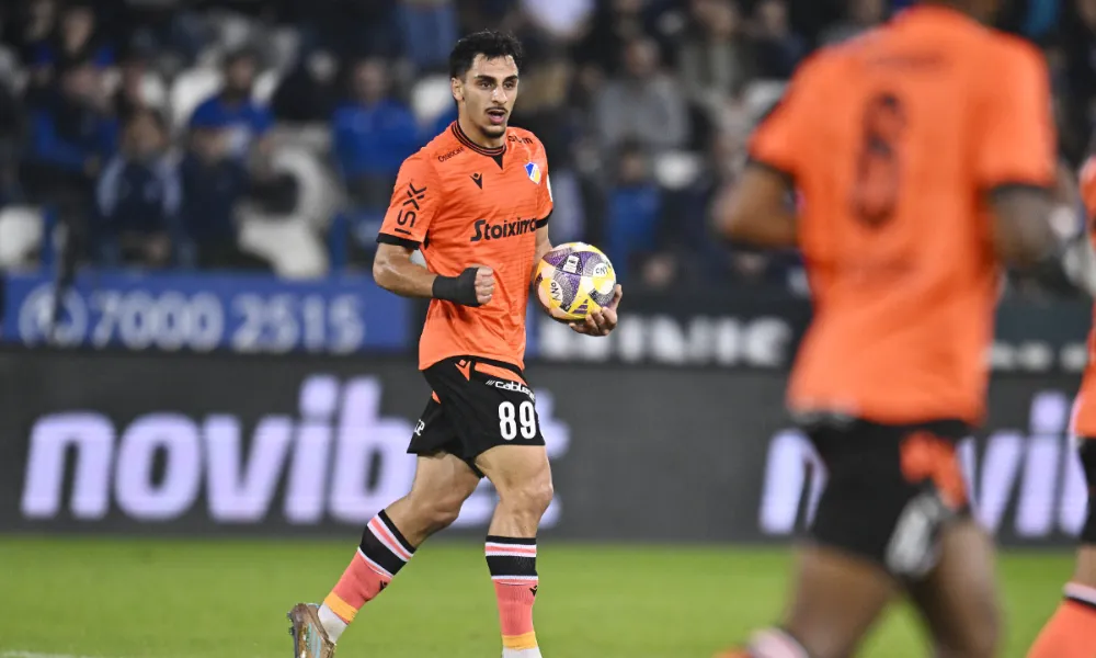 Κούτσακος: «Παίζω και για τη φανέλα και για τον κόσμο, από μικρός είμαι σε αυτή την ομάδα»