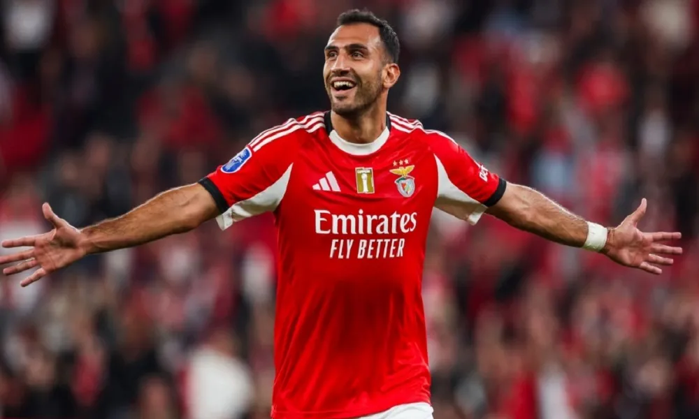 Αποθέωση από την «A Bola» για τον «Έλληνα Θεό» Βαγγέλη Παυλίδη