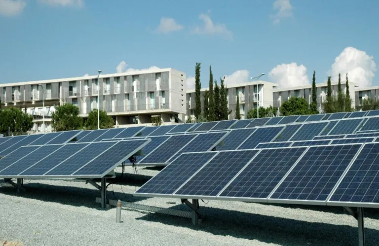 Επέκταση σχεδίων που αφορούν τη χρήση ΑΠΕ ζητά η Επ. Ενέργειας Βουλής