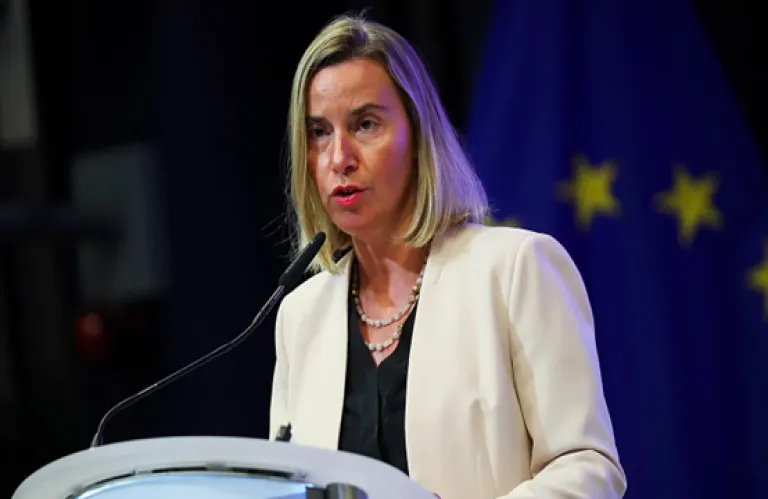 Σκάνδαλο Μογκερίνι: Πλήγμα για την ΕΕ, ευκαιρία για «καρφιά» από Ζαχάροβα και Ρωσία