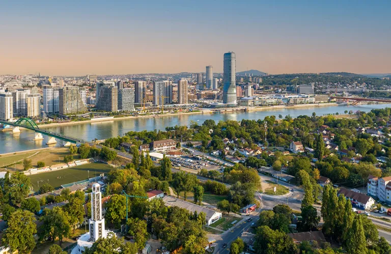 Η μεγαλύτερη ευρωπαϊκή πρωτεύουσα χωρίς μετρό αποκτά επιτέλους ένα