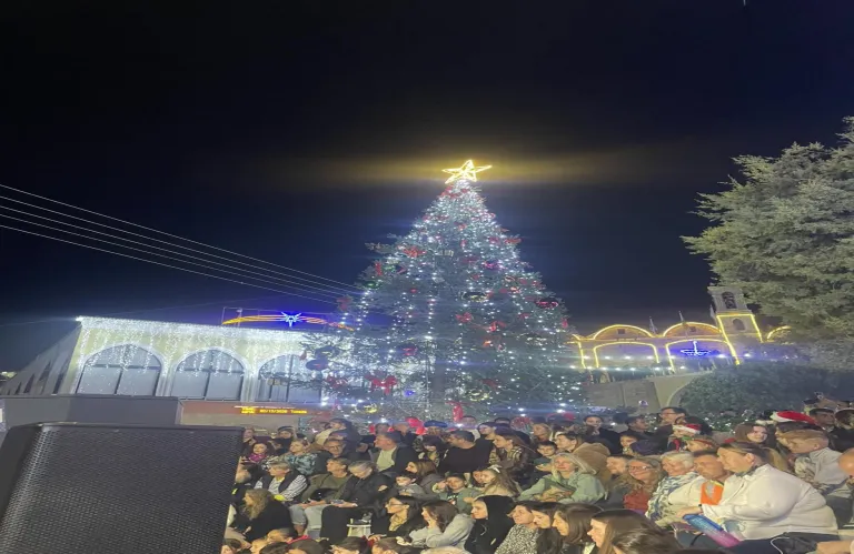 Φωταγώγηση του Χριστουγεννιάτικου διάκοσμου χτες στον Δ. Ακάμα