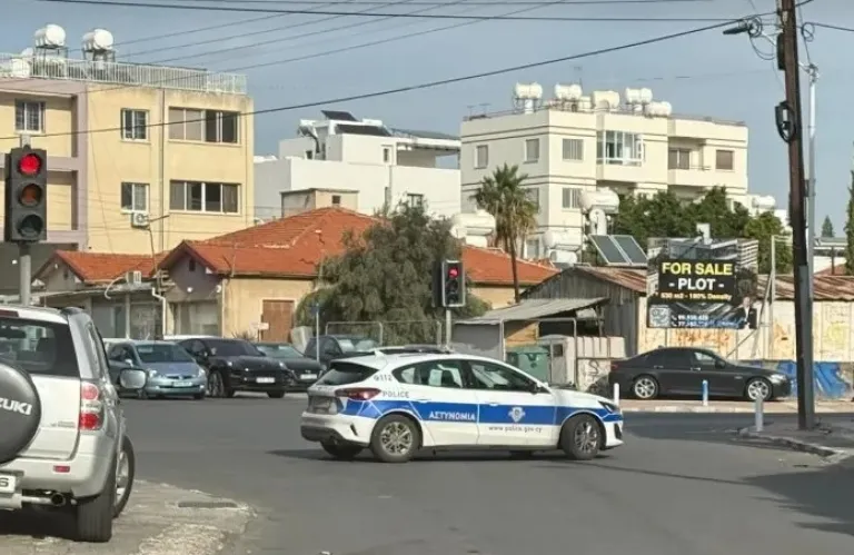 Γυναίκα στη Λεμεσό απείλησε να πυρπολήσει το σπίτι λόγω δικαστικού εντάλματος έξωσης – Στο σημείο δυνάμεις της Αστυνομίας