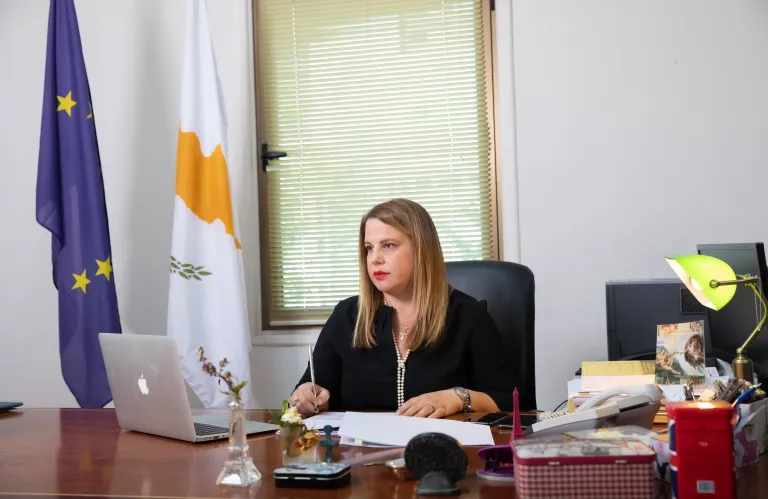 Προειδοποιεί η Επίτροπος Διοικήσεως: Υποχρέωση η προσβασιμότητα και ενεργός συμμετοχή ΑμεΑ