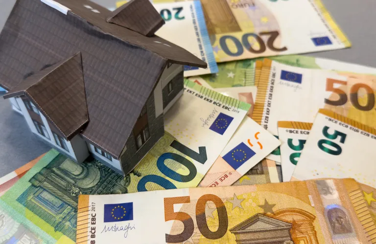 Ξεπέρασαν τα €4 δισ. τα νέα δάνεια- Νέο ρεκόρ δεκαετίας