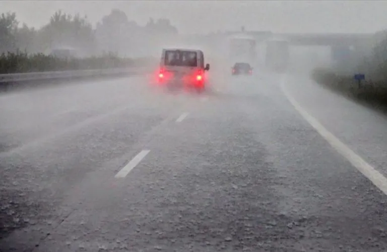 Kακοκαιρία "BYRON": Τι κάνω όταν βρίσκομαι στο αυτοκίνητο;