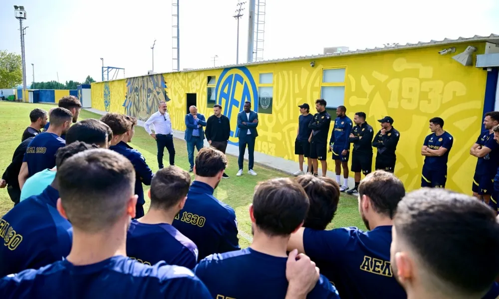 Αγαθοκλέους και Νταμάχου παρουσιάστηκαν στους παίκτες