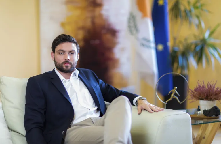 «Ηρωικές» αποχωρήσεις και πράσινα άλογα