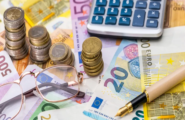 Στο €1,1 δισ. το ρευστό στα κρατικά ταμεία- Ετήσια μείωση €202 εκατ.