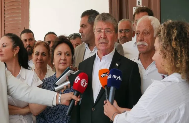 Νέο διάταγμα κράτησης για στενό συνεργάτη του Ουστέλ στα κατεχόμενα