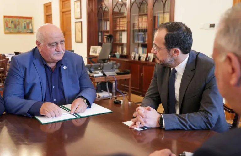 Αναβρασμός στην ΕΔΕΚ μετά τον ανασχηματισμό: Ενίσχυσε μόνο ΔΗΚΟ και ΔΗΠΑ και «έβαλε το ΕΛΑΜ στο Υπουργικό από την πίσω πόρτα»