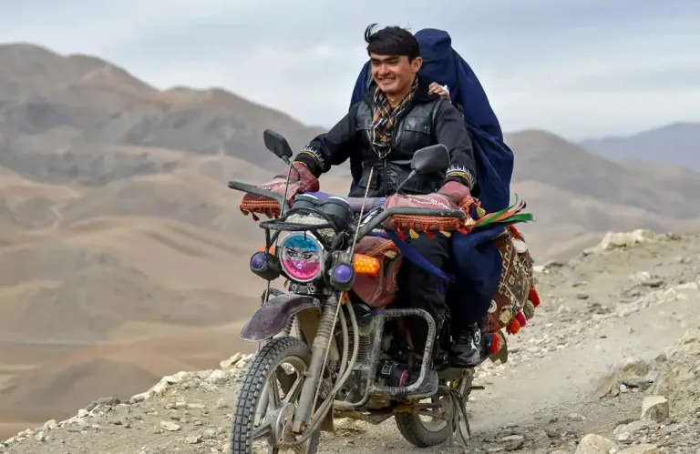 Τουρισμός στο Αφγανιστάν και διακοπές με τους Ταλιμπάν - Ο σουρεαλισμός σε όλο του το μεγαλείο