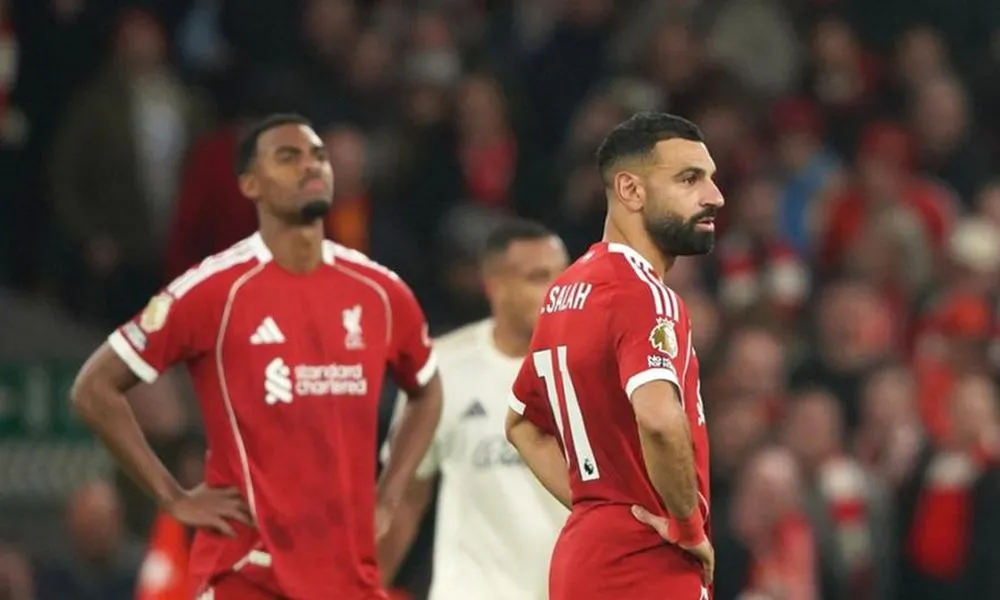 Ο Σαλάχ... συνηθίζει τον πάγκο - Τον άφησε εκτός ο Σλοτ γι' ακόμα ένα ματς!