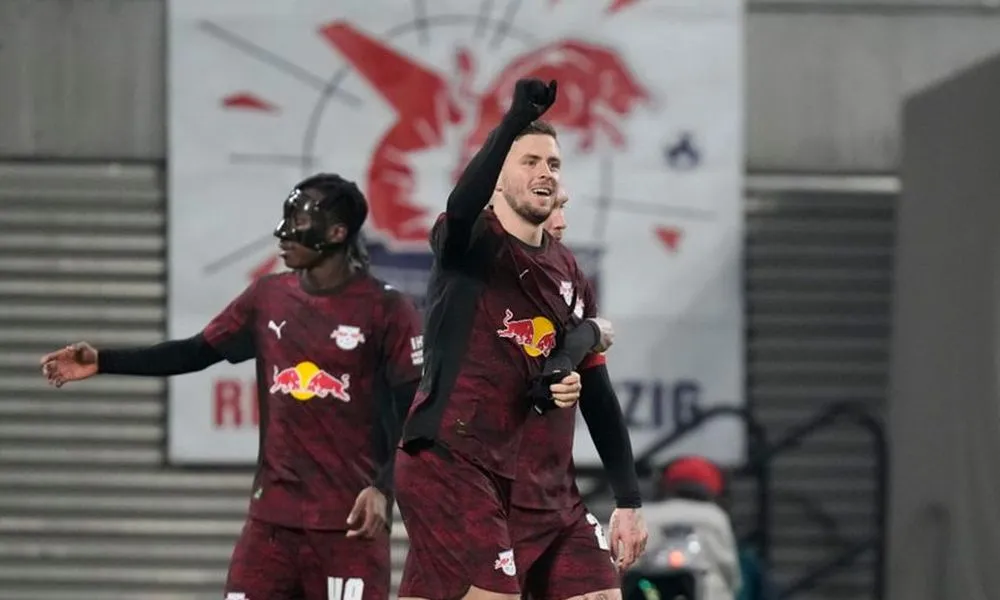 Διέλυσε την Άιντραχτ με εξάρα η Λειψία