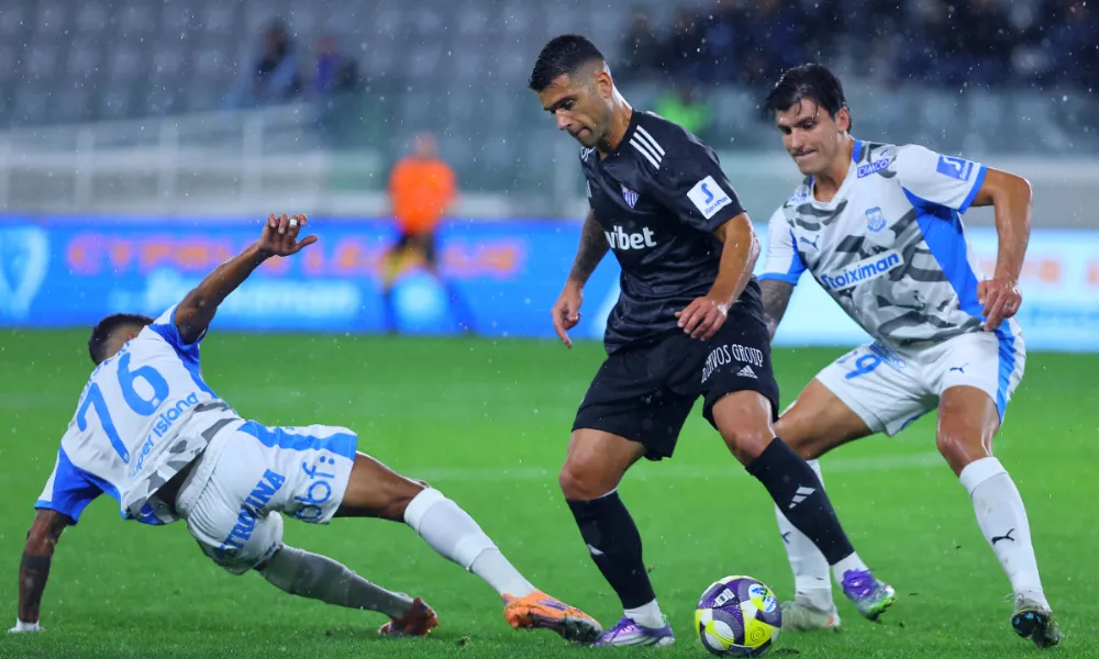 Με Τιμούρ κοιτάει… κατάματα όλους!