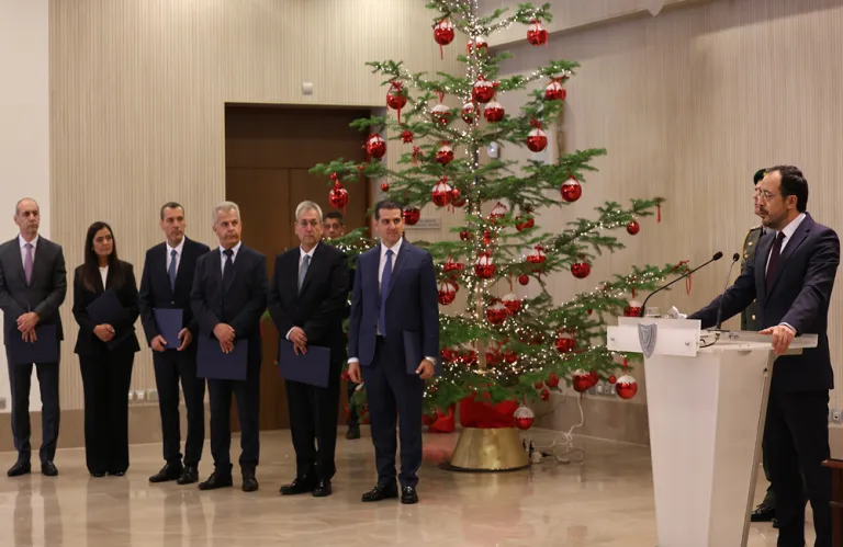 Ηχηρή απουσία ΕΔΕΚ από τελετή διαβεβαίωσης των νέων υπουργών στο Προεδρικό, παρών το ΕΛΑΜ