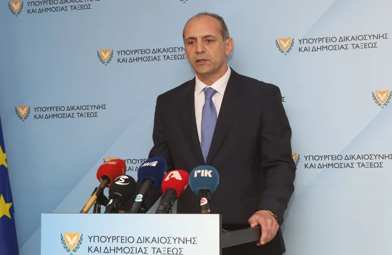 Ο συμβουλάτορας Χαρτσιώτης