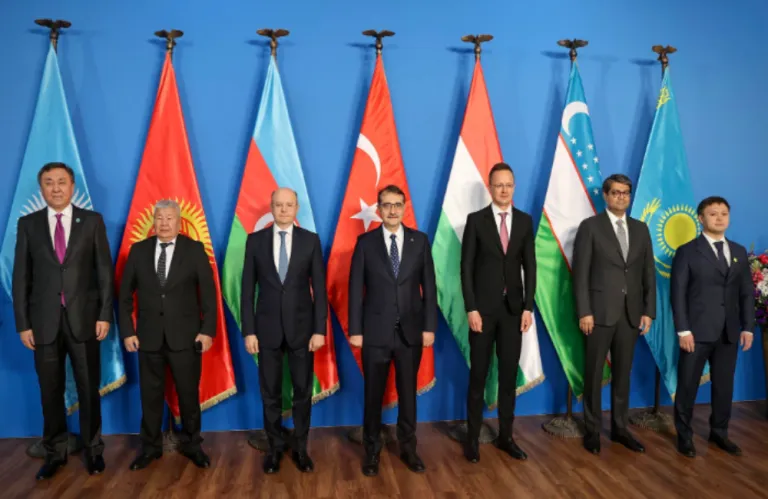 Υπουργοί Ενέργειας του τουρκικού κόσμου συναντώνται στην Κωνσταντινούπολη