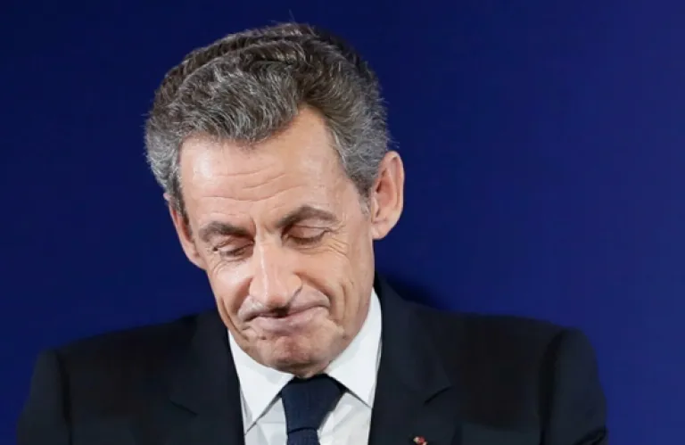 «Καλώς ήρθες στην κόλαση»: Κυκλοφόρησε το βιβλίο του Σαρκοζί για τις 20 ημέρες στη φυλακή