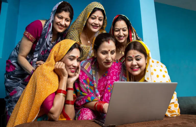 Η χώρα που αναγνώρισε και πληρώνει την εργασία των γυναικών στο σπίτι – Μια ήσυχη επανάσταση που ξεκίνησε ως πείραμα