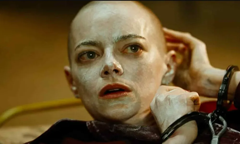 Bugonia: Η ταινία του Γιώργου Λάνθιμου είναι υποψήφια για τρεις Χρυσές Σφαίρες