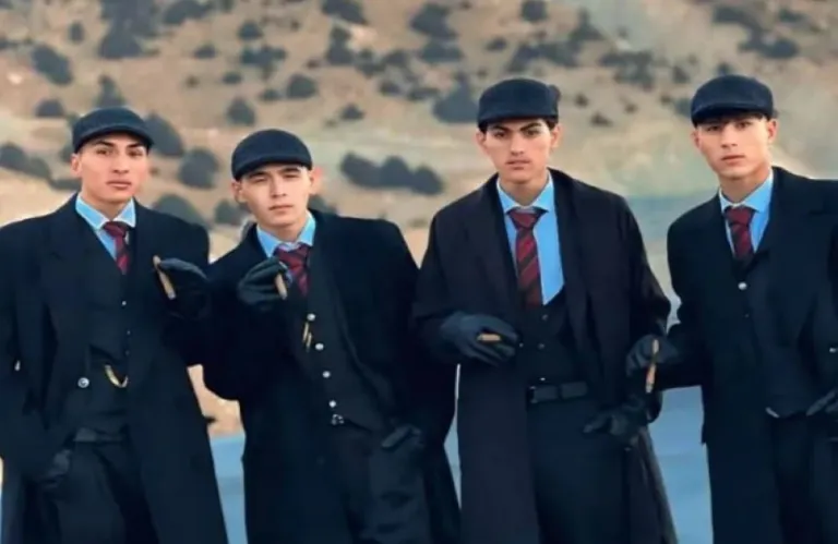 Αφγανιστάν: Οι Ταλιμπάν συνέλαβαν νεαρούς άνδρες που είχαν ντυθεί στο στυλ των «Peaky Blinders» (βίντεο)