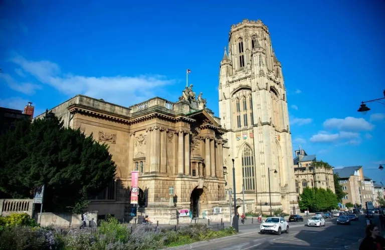 Βρετανία: Διάρρηξη στο αρχείο του Μουσείου του Μπρίστολ - Εκλάπησαν περισσότερα από 600 αντικείμενα