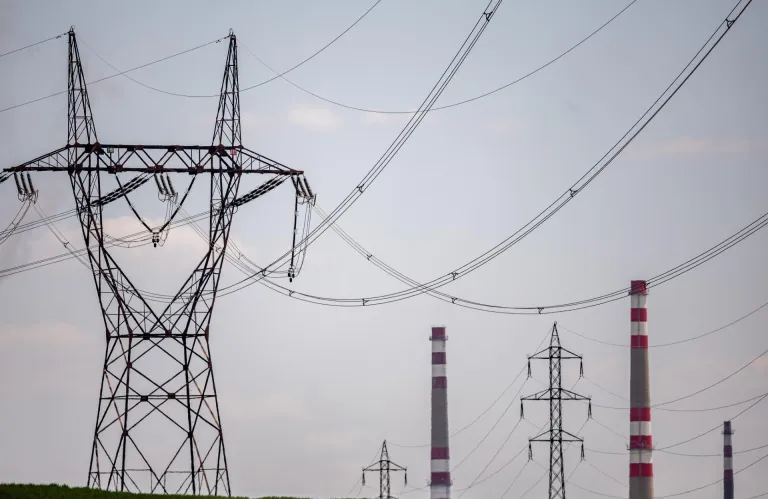 Με αντεγκλήσεις για την ενεργειακή πολιτική εγκρίθηκε ο προϋπολογισμός της ΡΑΕΚ