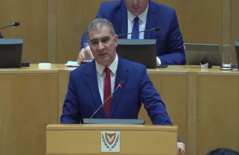 Λόγια συμπαράστασης, ψήφοι εγκατάλειψης