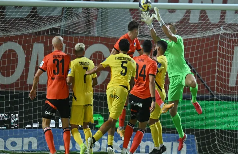 LIVE στις 18:00 το ΑΠΟΕΛ - Ε.Ν. Ύψωνα (Οι 11άδες)