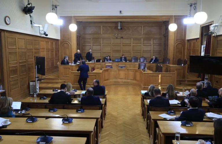 ΟΠΕΚΕΠΕ: 15 συλλήψεις για παράνομες επιδοτήσεις - Ο «αρχηγός», ο λογιστής και η δικηγόρος