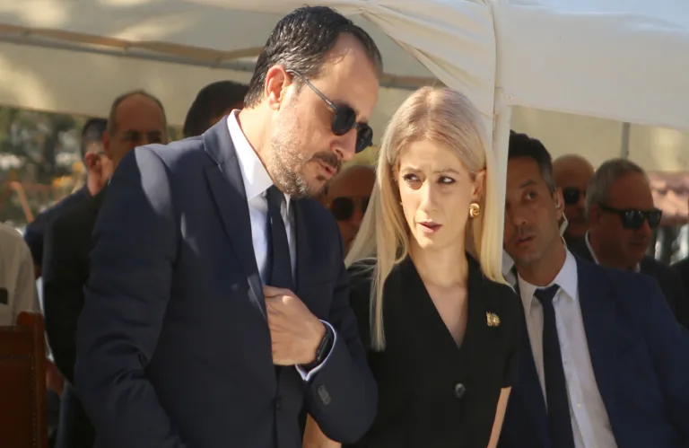 Το ΔΗΚΟ στη μέγγενη του Νίκου Χριστοδουλίδη και του ΔΗΣΥ - Το μεγάλο δίλημμα του 2028