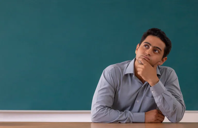 Αξιολόγηση εκπαιδευτικών: Τι προβλέπει το νομοσχέδιο και γιατί διχάζει