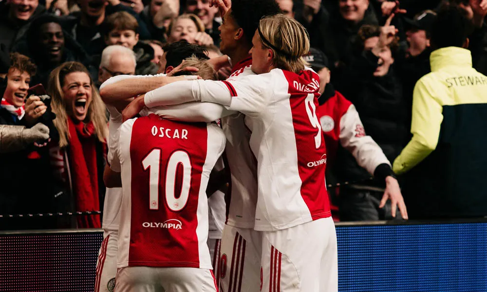 Πήρε το ντέρμπι ο Άγιαξ και ανεβαίνει...