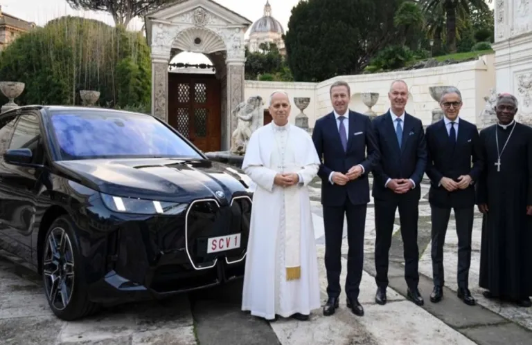 Αυτό είναι το νέο αυτοκίνητο του Πάπα