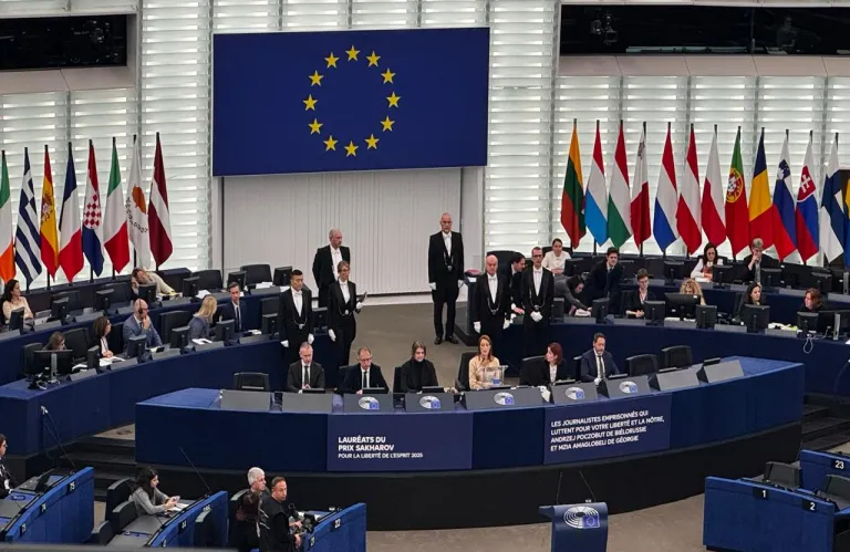 Σε φυλακισμένους δημοσιογράφους το φετινό βραβείο Ζαχάρωφ - «Η Δημοκρατία δεν μπορεί να φιμωθεί» διαμηνύει η Μέτσολα