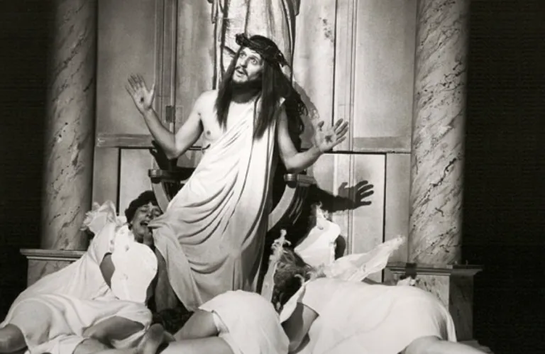 Επαναφέροντας την έννομη τάξη για την προάσπιση της Δημοκρατίας